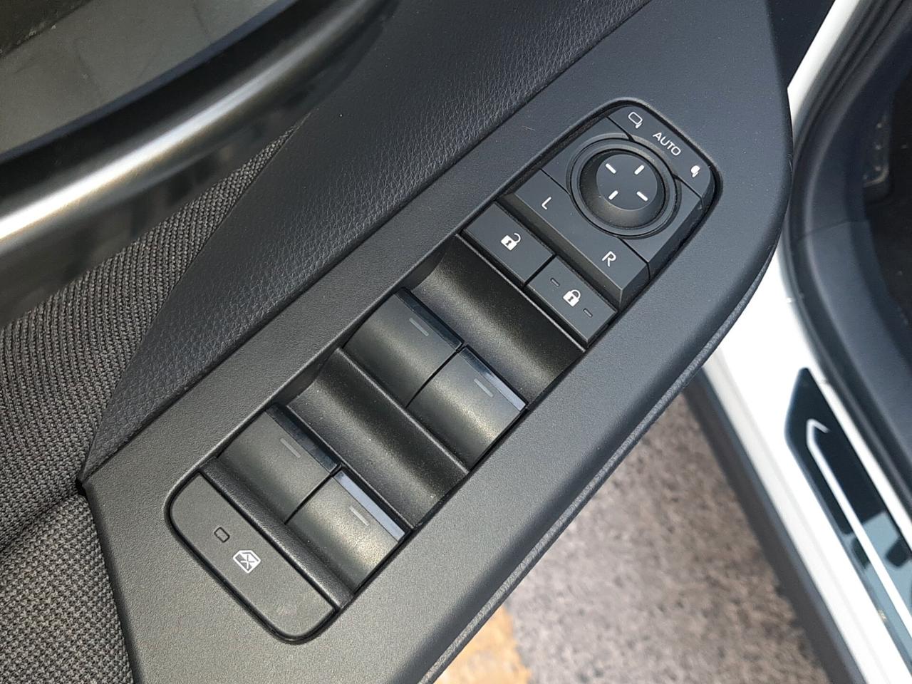 Toyota C-HR 1.8 HV Trend