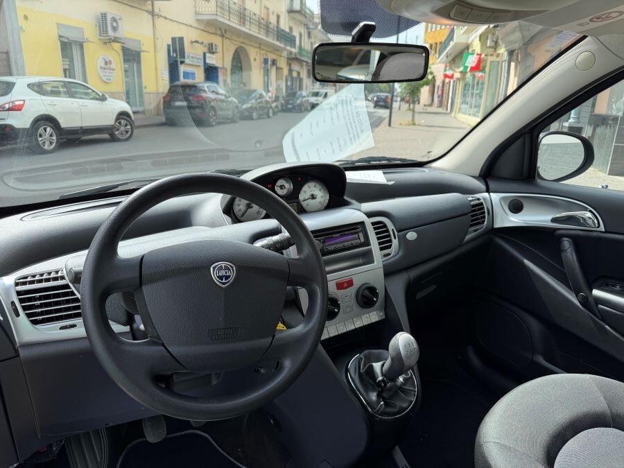 lancia ypsilon 1.3 mjet platino certificata tetto