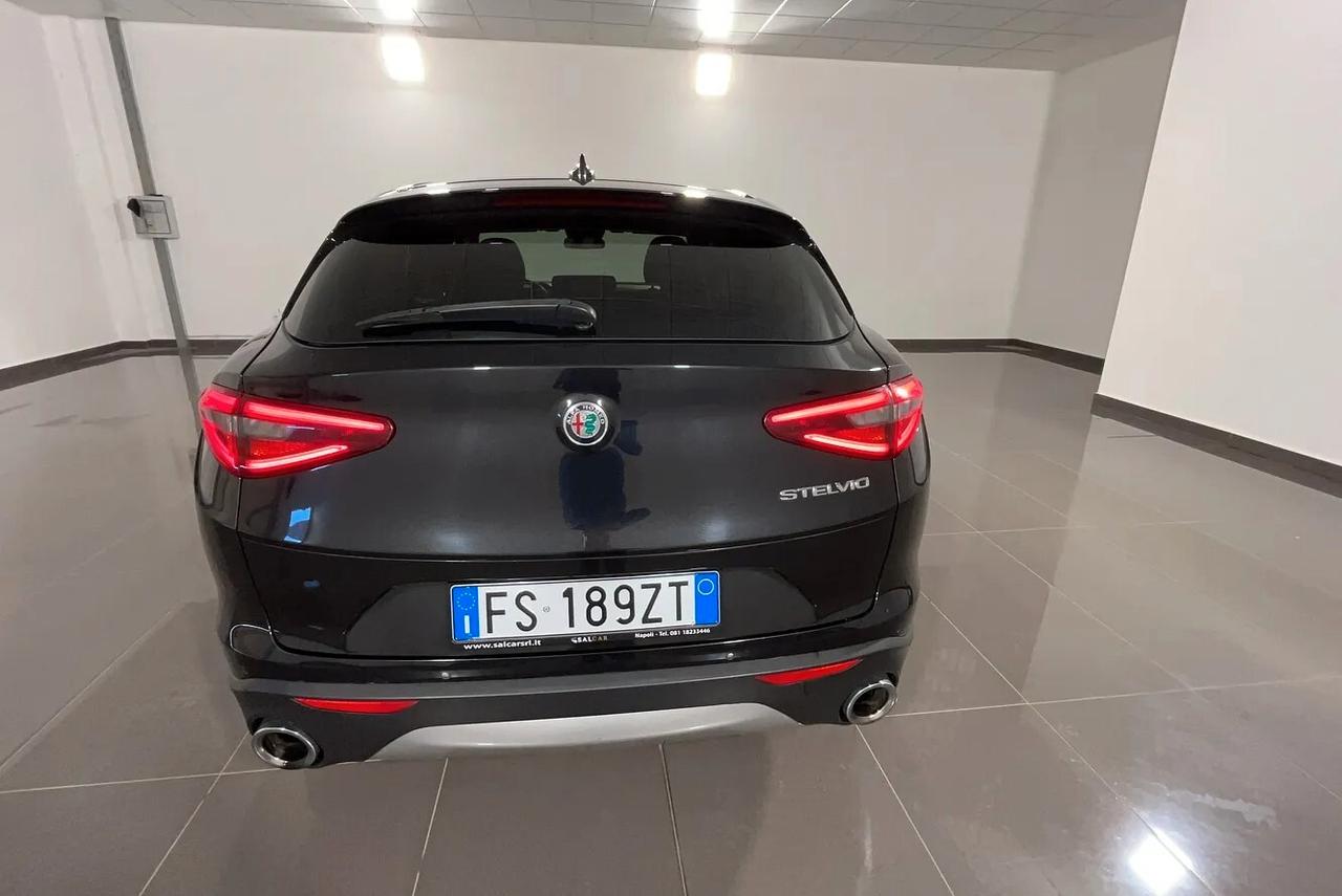 Alfa Romeo Stelvio 2.2 Turbodiesel 160 CV AT8 RWD Business