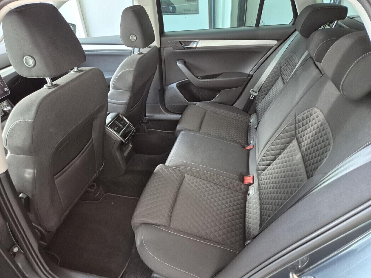 Skoda Superb 2.0 TDI EVO 150 CV SCR DSG Wagon Executive