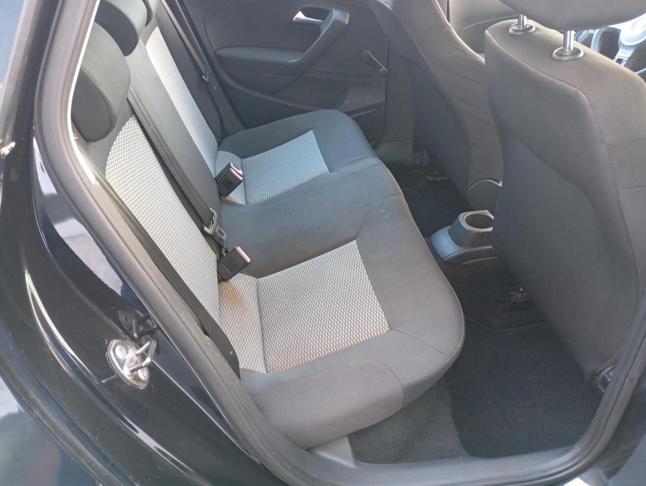 Volkswagen Polo 1.6 Comfortline-2010