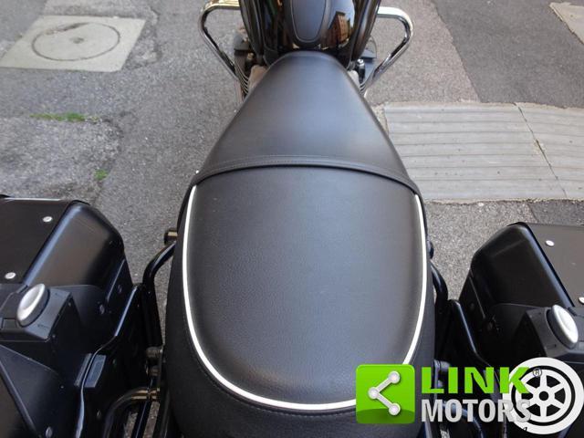 TRIUMPH Bonneville T100 Black Black Special Edition