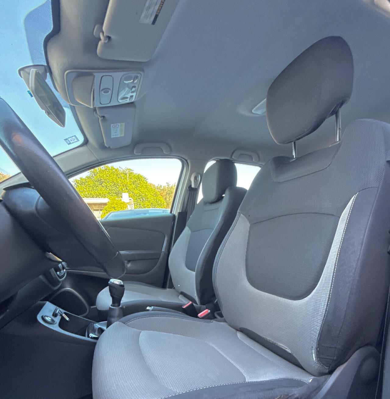 Renault Captur 1.5 dCi 8V 90 CV,Radio Touch Screen,KEYLESS,comandi al volante,cerchi in lega,Sensori di parcheggio,ecc,