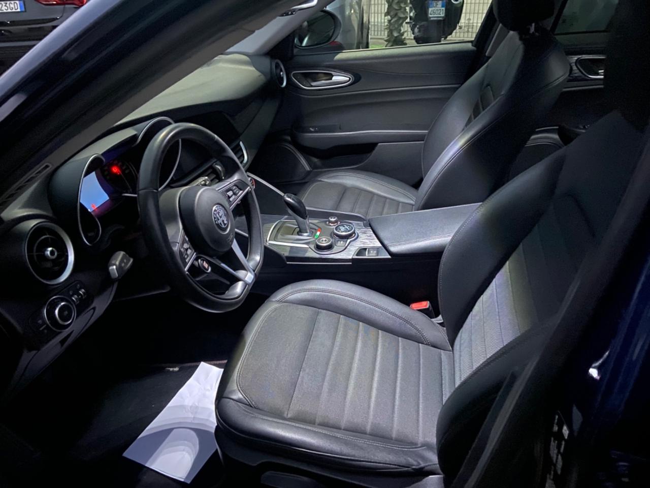 Alfa Romeo Giulia 2.2 160CV AT8 nuovissima garanzia