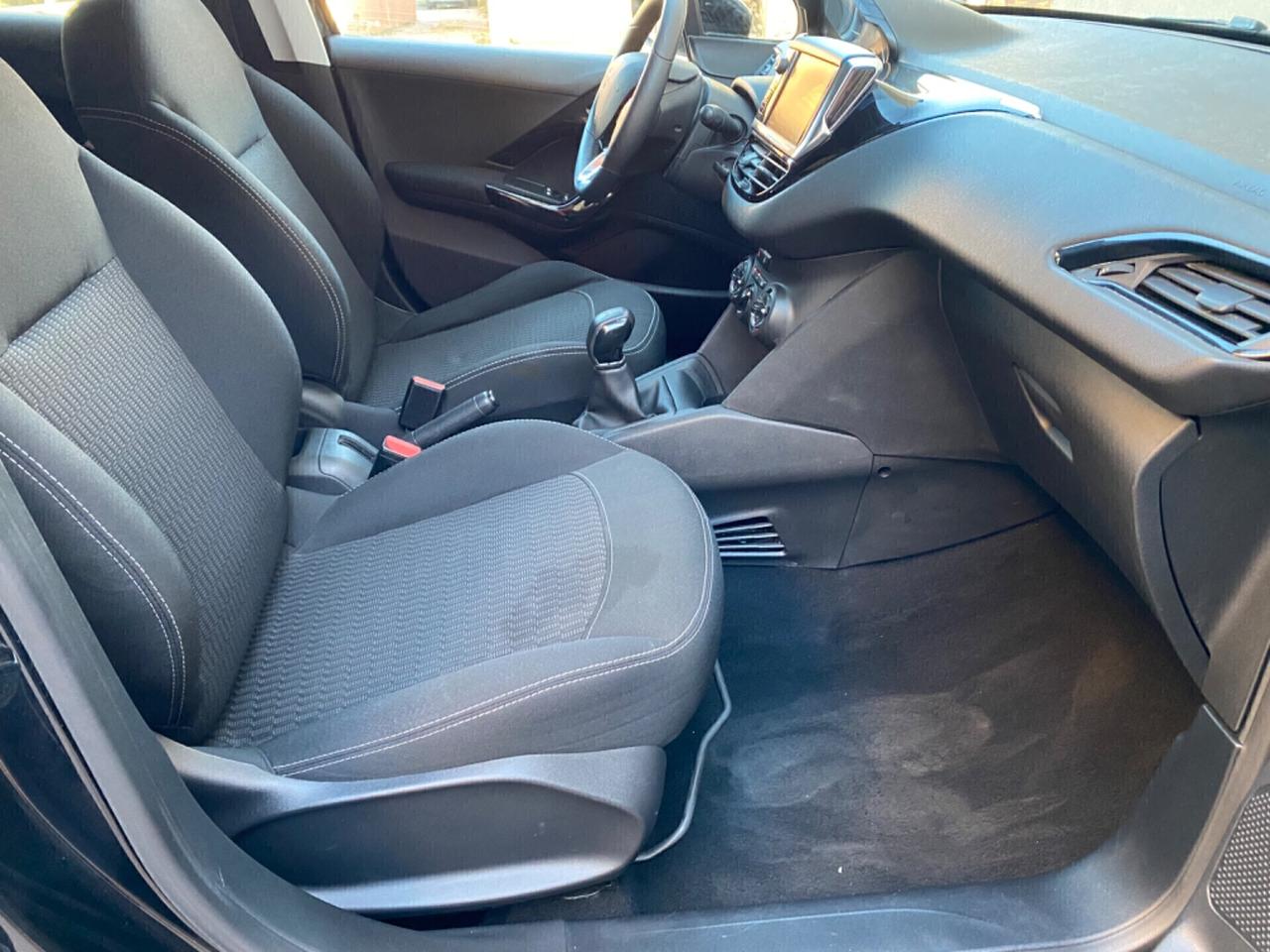 Peugeot 208 Allure 1.2 Benzina Anno 2018