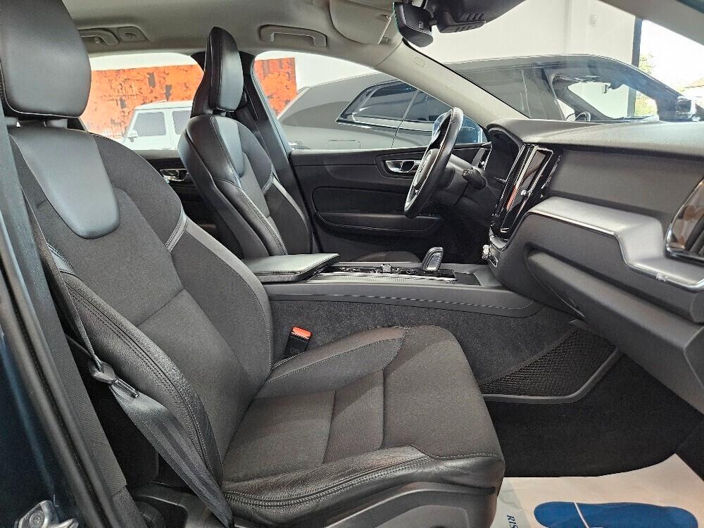 Volvo XC60 2.0 b4 Momentum awd auto my20 - IVA ESPOSTA