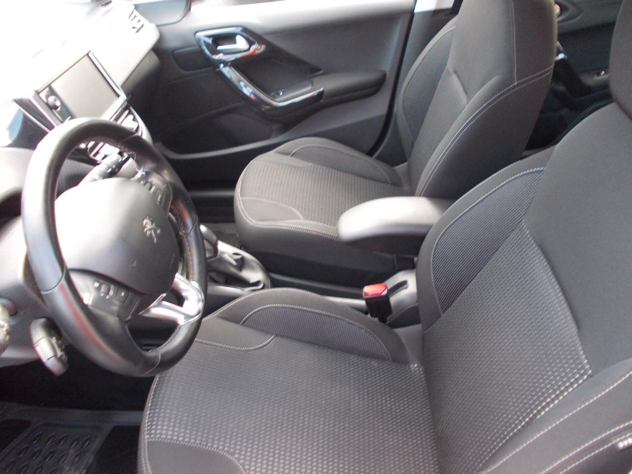 Peugeot 208 PureTech 12- 5 porte Allure-KM94130-X NEOPATENTATI