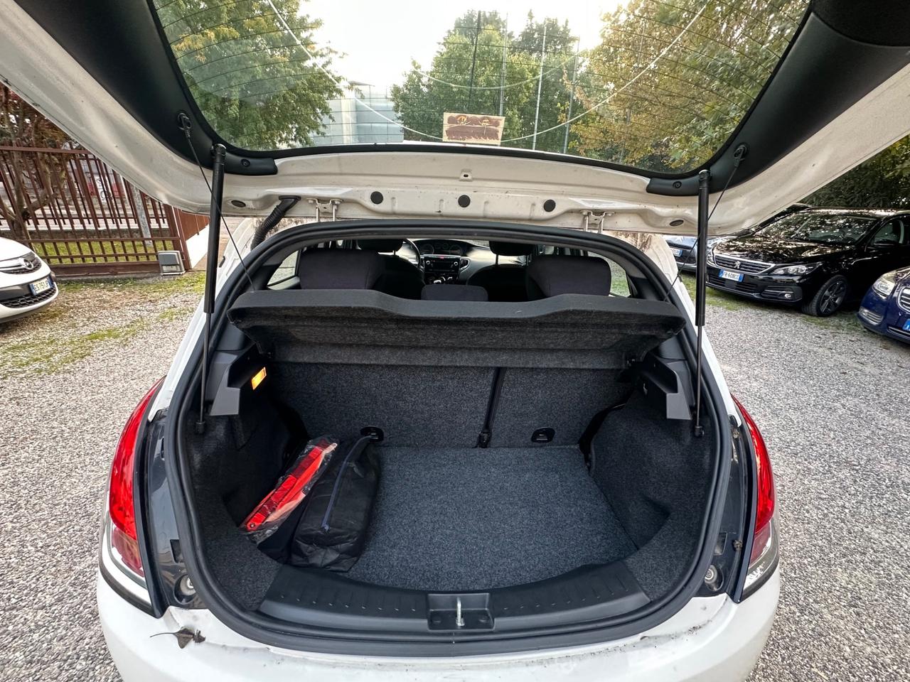 Lancia Ypsilon 1.2 69 CV 5 porte GPL Ecochic Gold