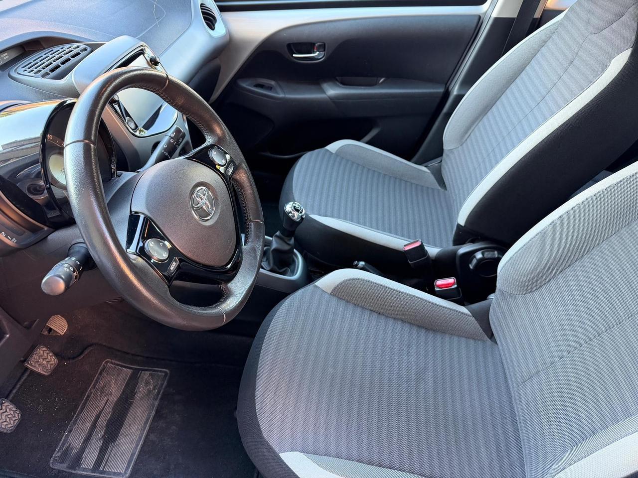 Toyota Aygo 1.0 VVT-i 72 CV 5 porte x-play