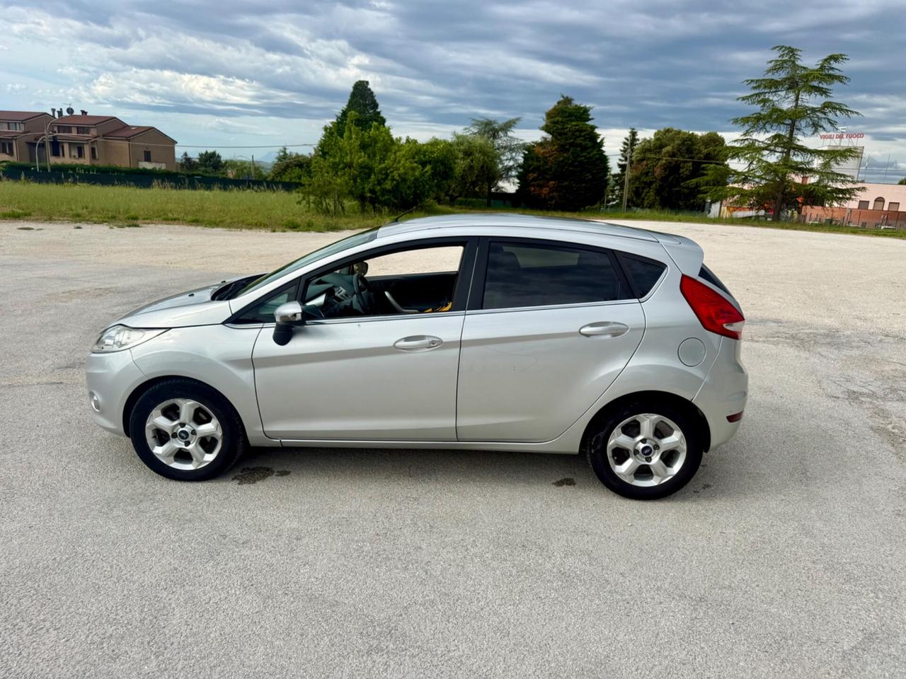 Ford Fiesta Diesel titanium 1.4 TDCi NEOPATENTATI