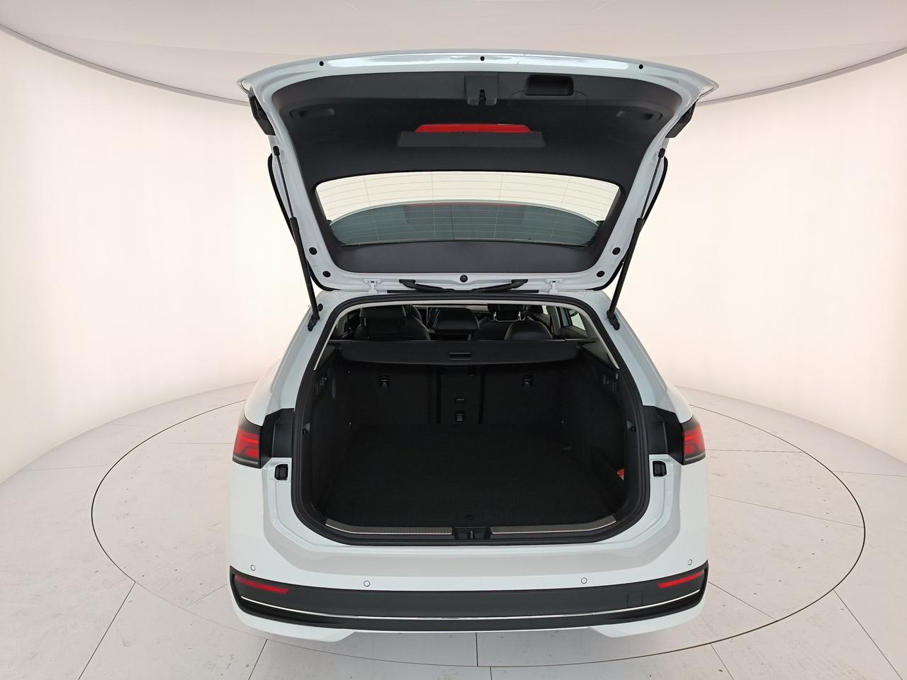 Volkswagen Passat 1.5 tsi ehybrid business 204cv dsg