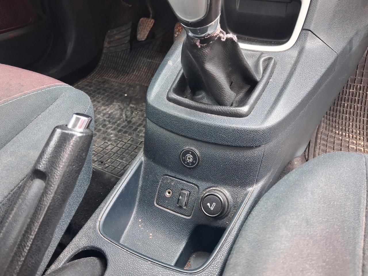 Ford Fiesta 1.4 5 porte Bz.- GPL Titanium