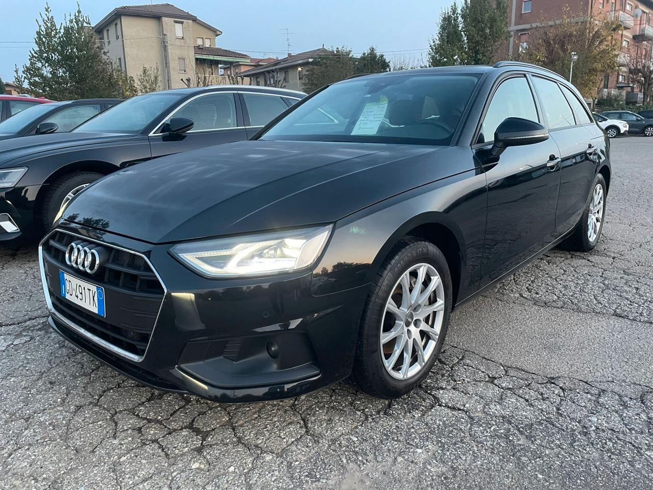 Audi A4 Avant 40 TDI MHEV S tronic Business IVA ESPOSTA