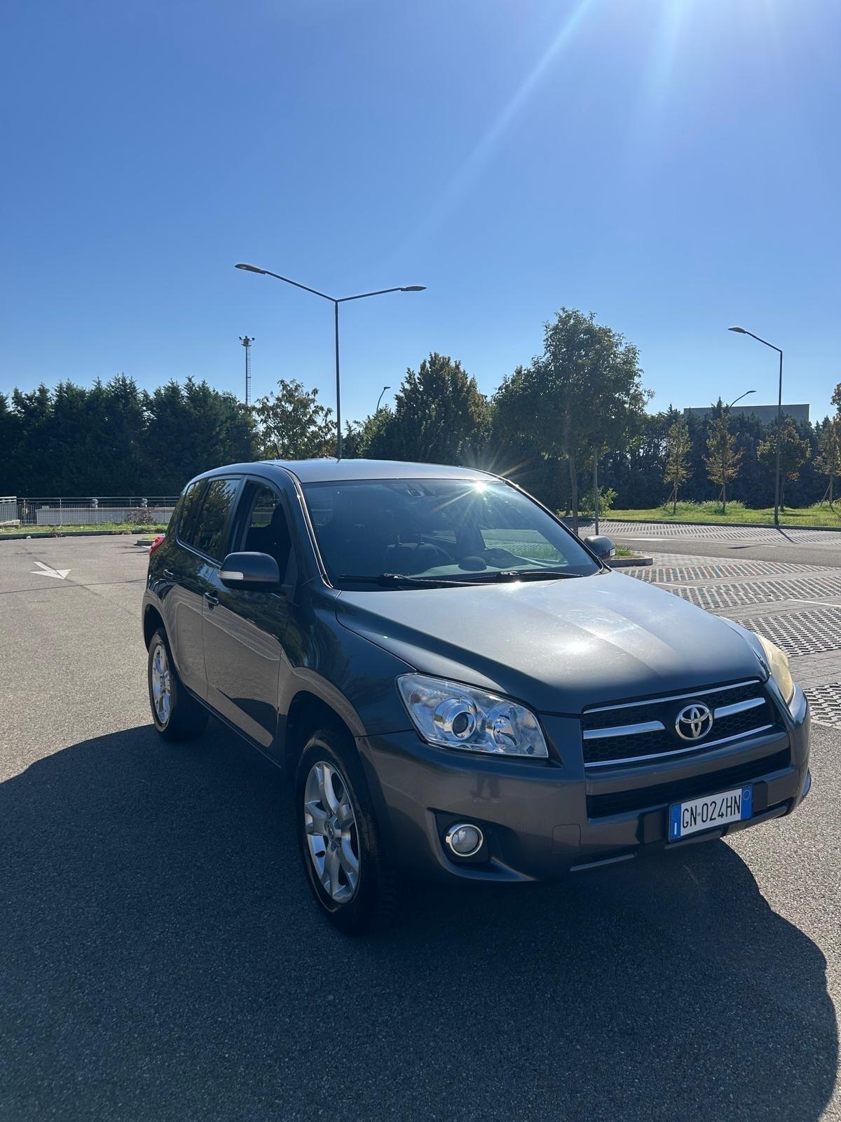Toyota RAV 4 RAV4 Crossover 2.2 D-4D 150 CV DPF Luxury