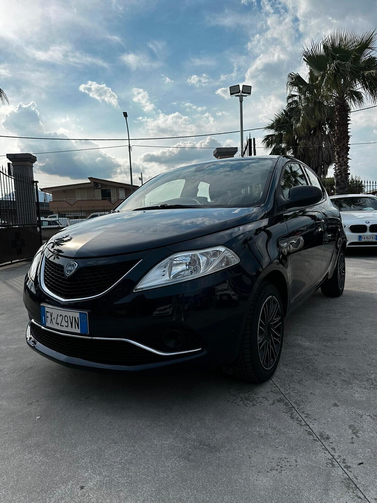 Lancia Ypsilon 1.2 69 CV 5 porte S&S Platinum