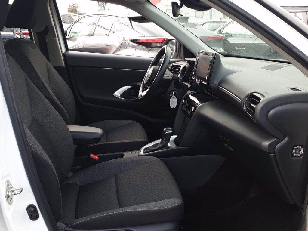 TOYOTA Yaris cross 1.5h active fwd 116cv e-cvt del 2024