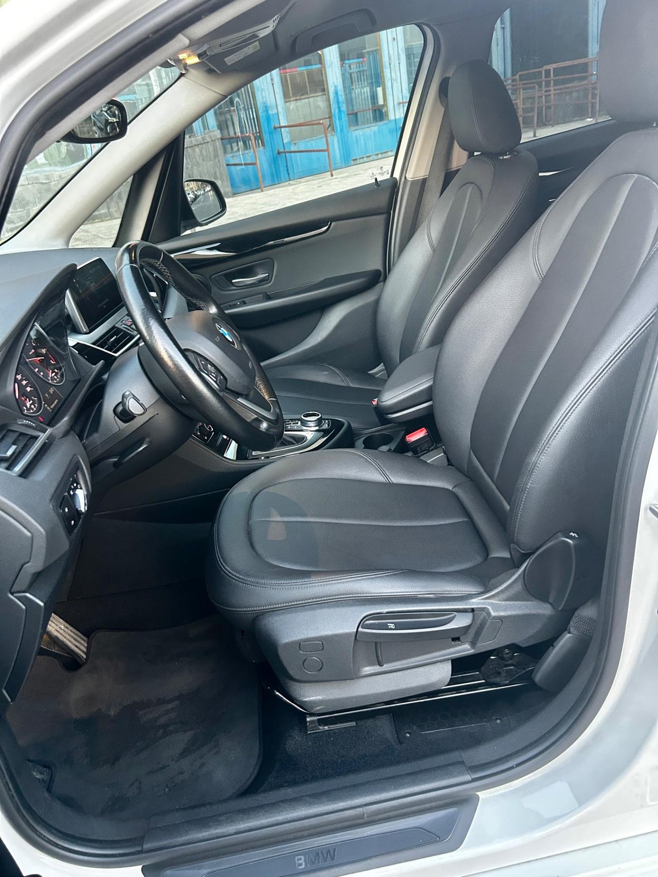 Bmw 2er Active Tourer 218d Luxury sport