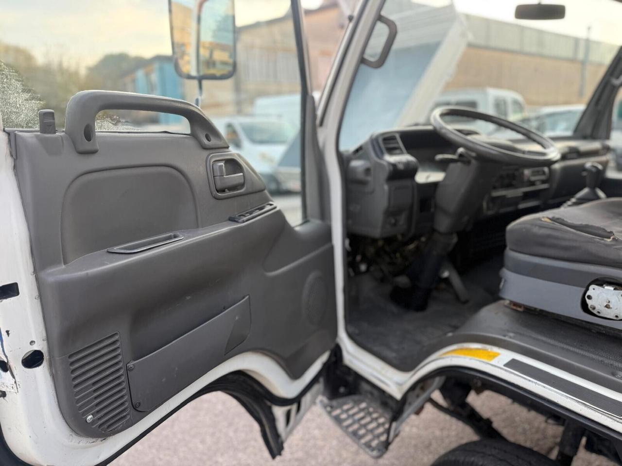 ISUZU NPR69L CON GRU BONFIGLIOLI