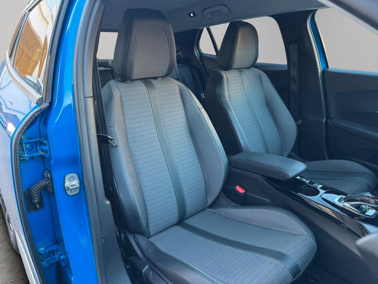 Peugeot 2008 BlueHDi 130 S&S EAT8 Allure Pack