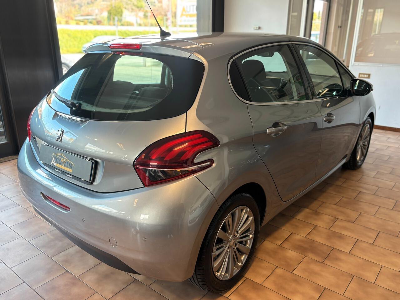 Peugeot 208 5p 1.2 puretech*CINGHIA FATTA*PER NEOPATENTATIve