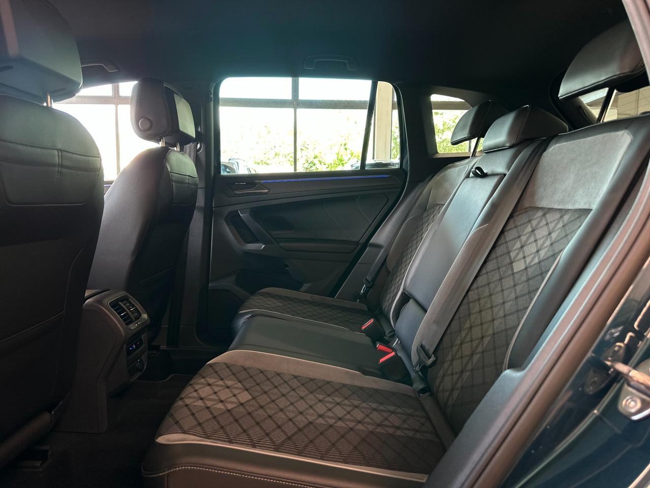 VOLKSWAGEN TIGUAN R-LINE 2.0 TDI DSG *CARPLAY*LED*LUCI*