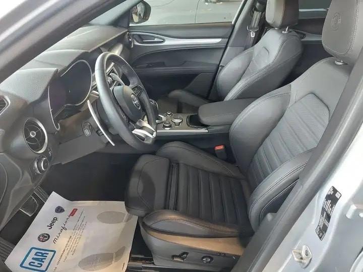 Alfa Romeo Stelvio Veloce Q4 210cv possibilità noleggio no scoring