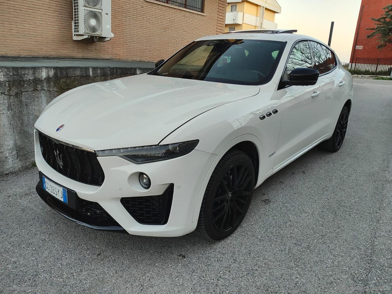 MASERATI Levante V6 AWD Gransport MOTORE FERRARI