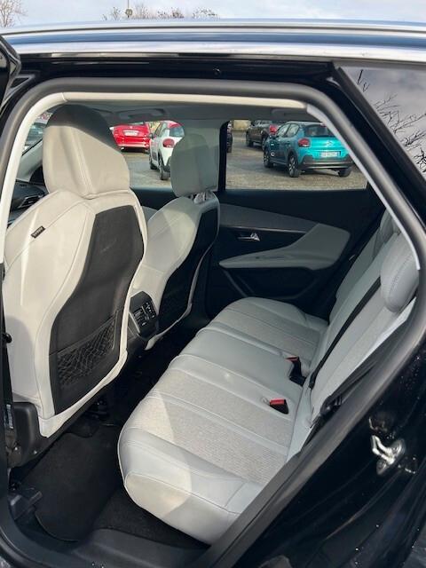 Peugeot 3008 BlueHDi 130 S&S EAT8 Allure- 2018