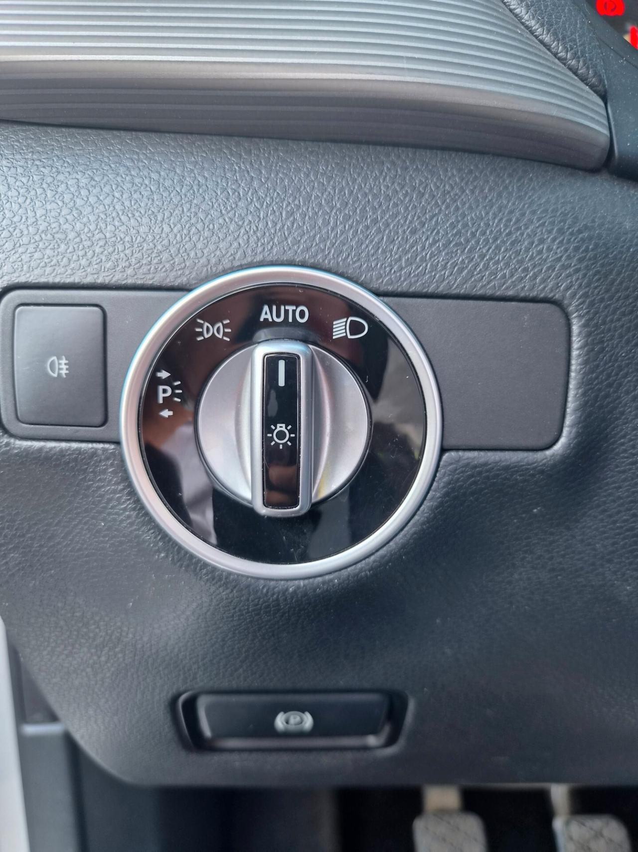 Mercedes-benz B 180 d Premium