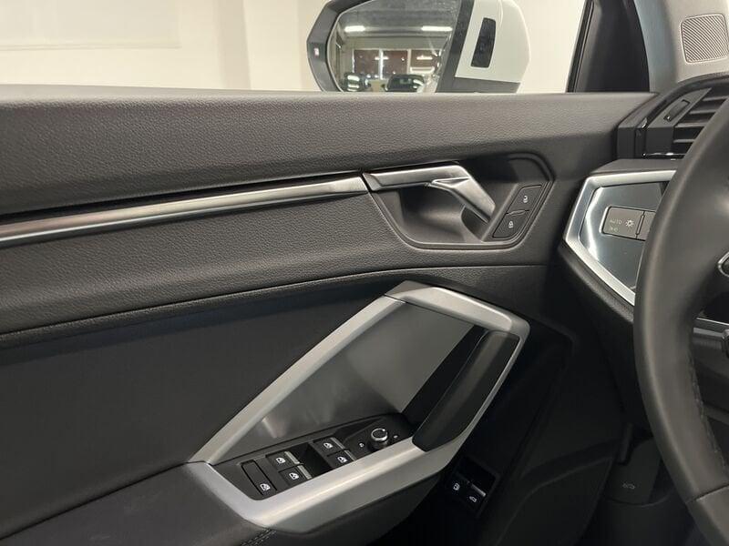 Audi Q3 Audi Sportback Business Plus 45 TFSI e 180(245) kW(CV) S tronic