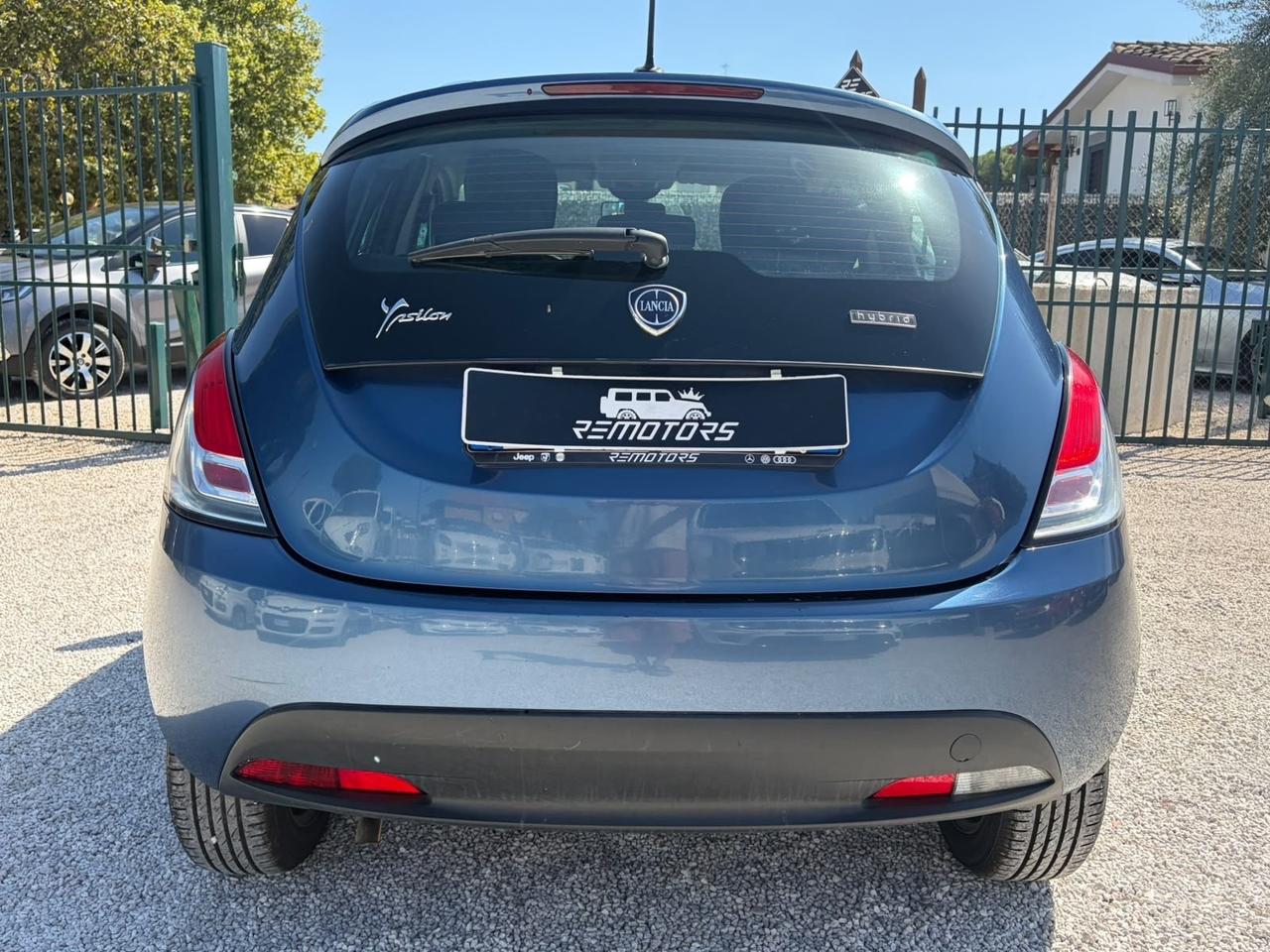 Lancia Ypsilon 1.0 FireFly 5 porte S&S Hybrid Gold