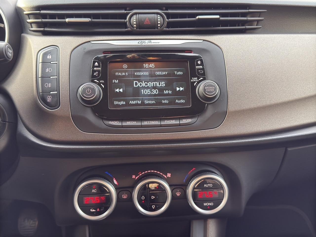 Alfa Romeo Giulietta 1.6 JTDm-2 105 CV Distinctive GANCIO TRAINO