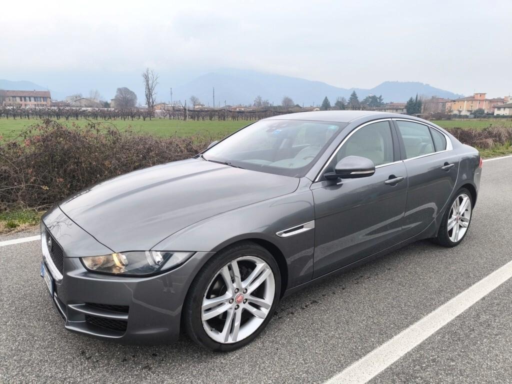 JAGUAR XE 2,0 180CV- AUTOMATICA-EURO 6- MOTORE NUOVO