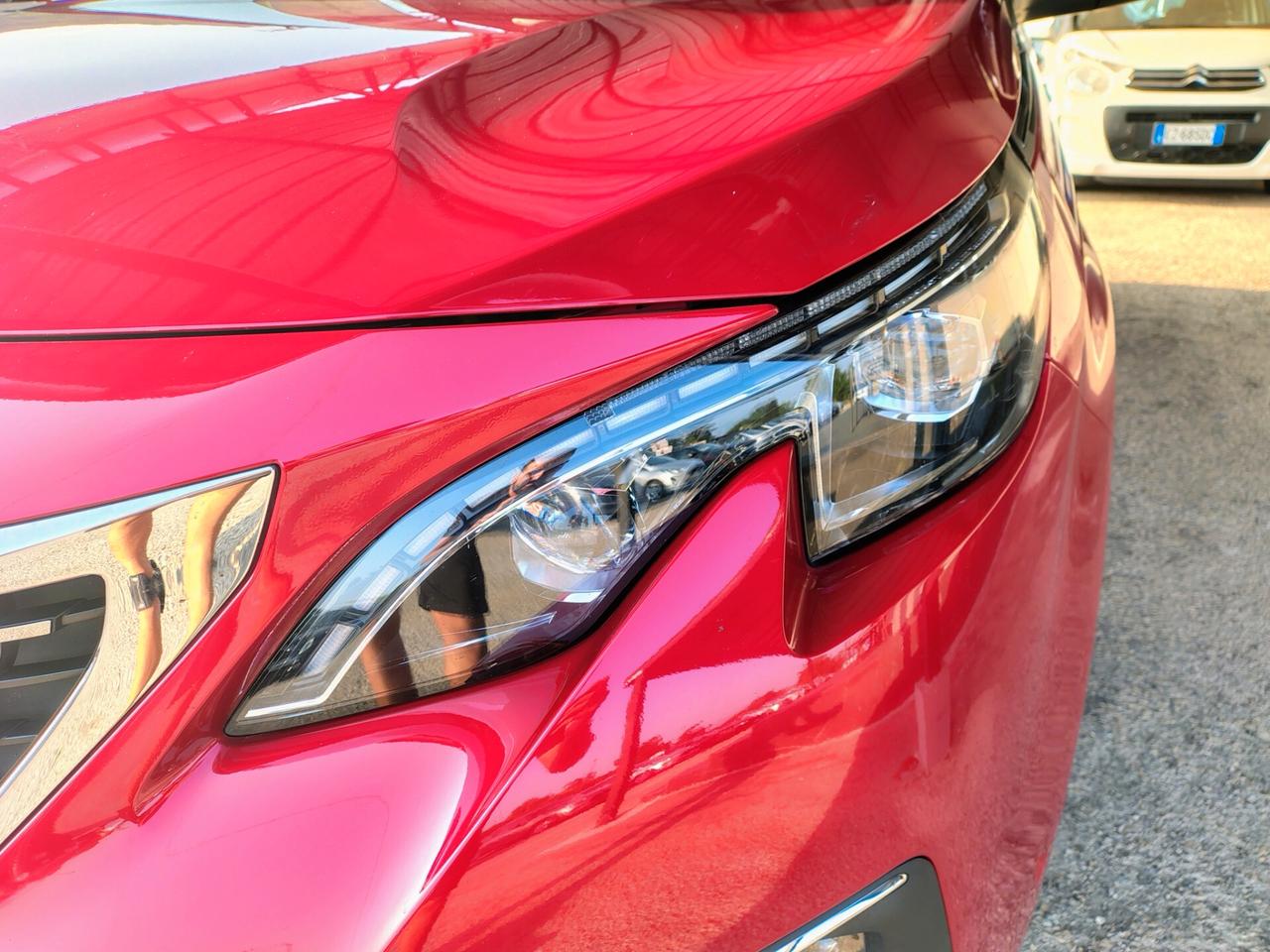 Peugeot 3008 BlueHDi 130 S&S EAT8 Allure