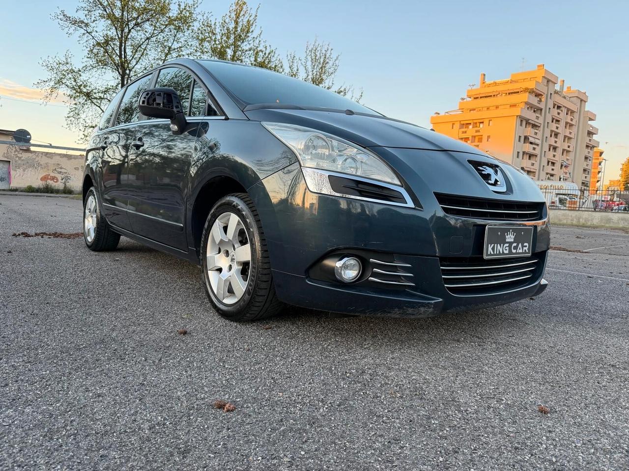 Peugeot 5008 1.6 e-HDi 112CV Stop&Start cambio robotizzato Active