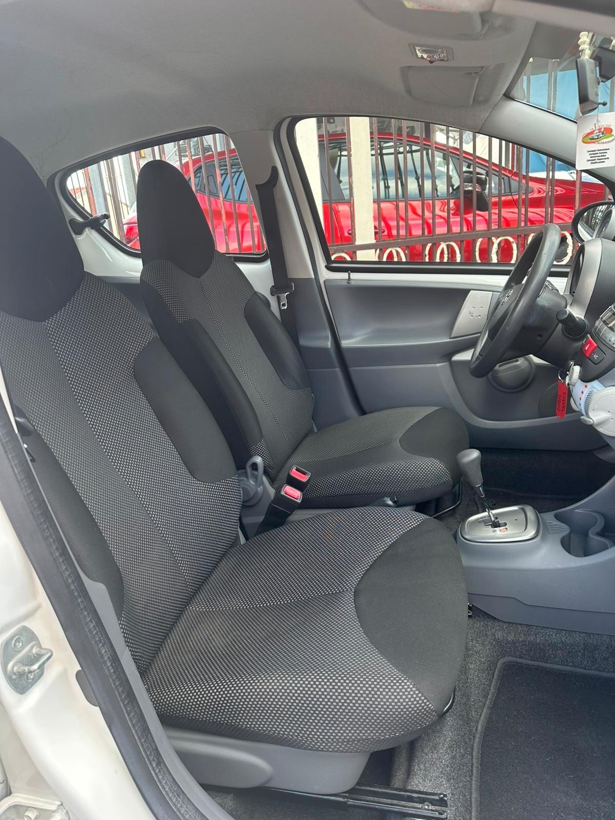 Toyota Aygo 1.0 12V VVT-i 5 porte Deep Ocean Connect