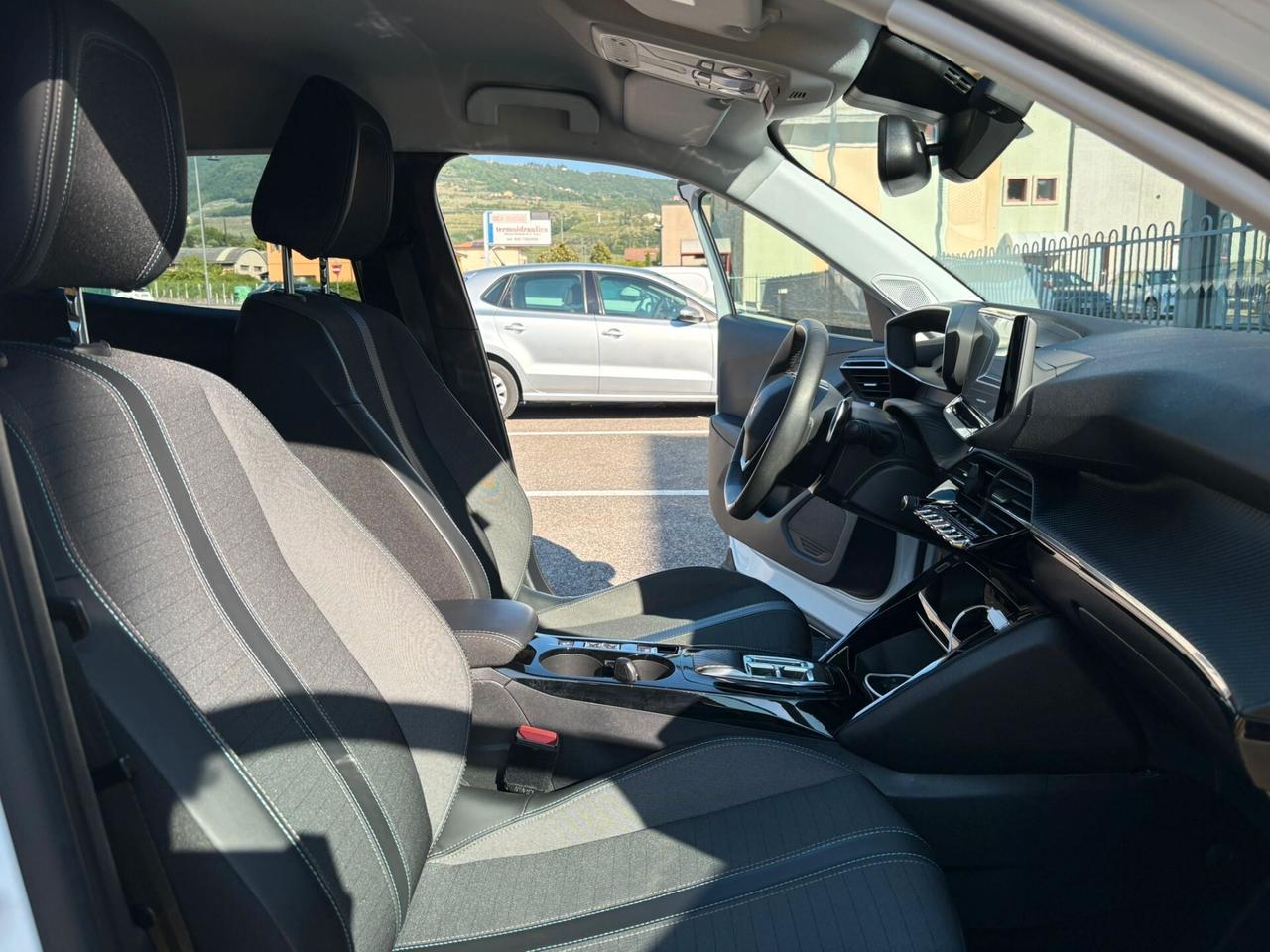 PEUGEOT 2008 1.5 BLUEHDI GT LINE