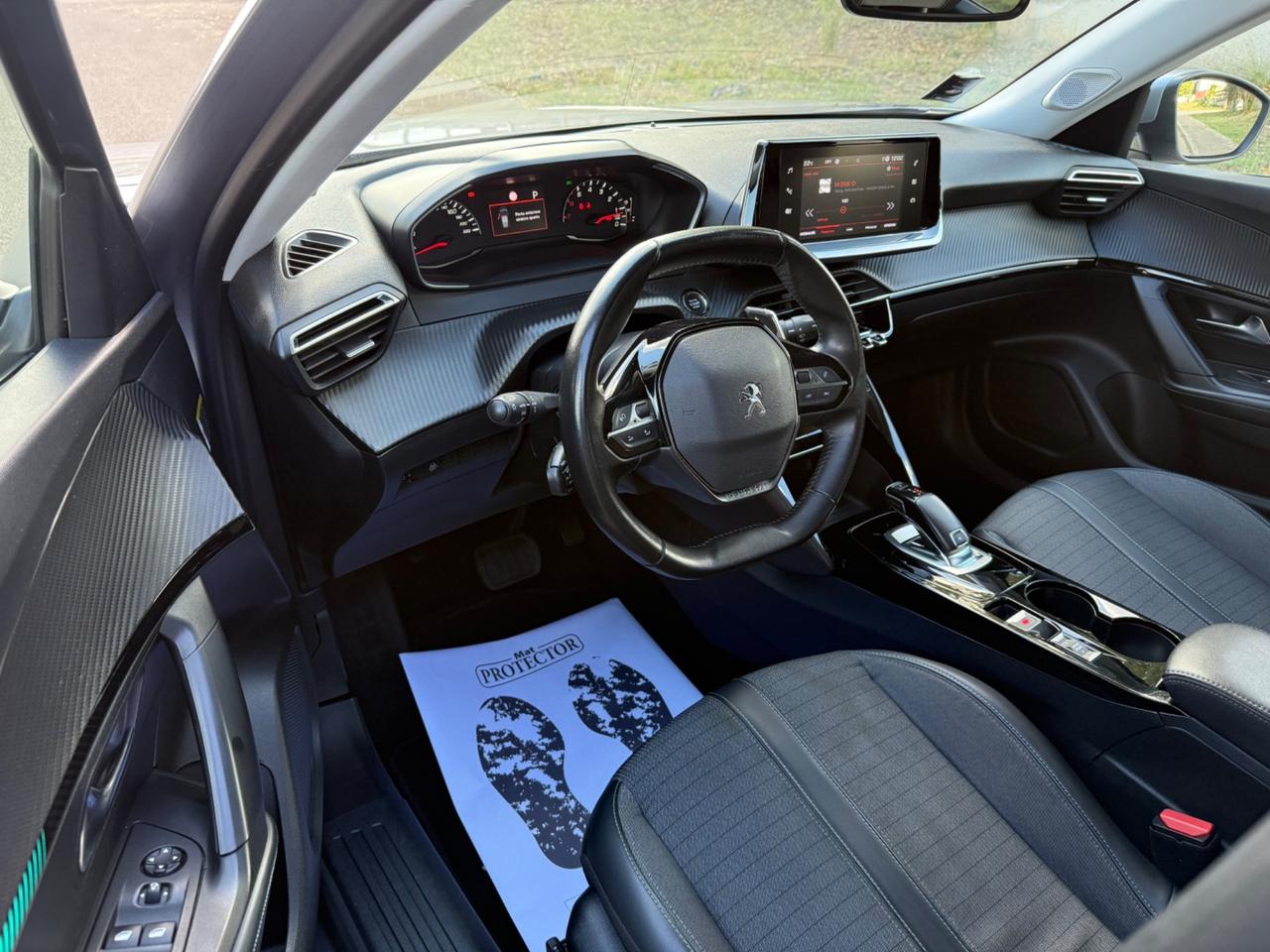 Peugeot 2008 BlueHDi 130 S&S EAT8 Allure