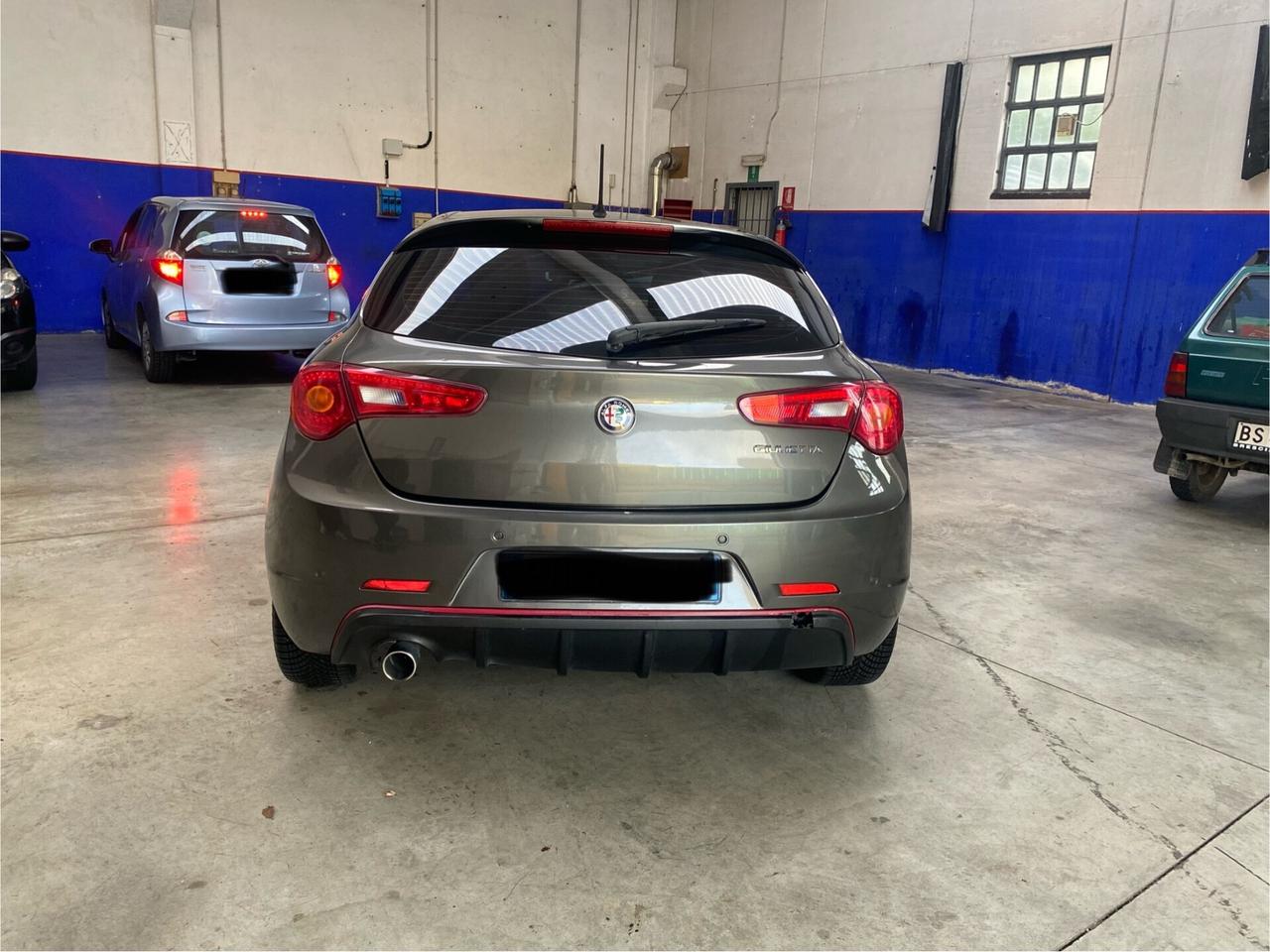 Alfa Romeo Giulietta 1.6 allest esterno quadrifoglio