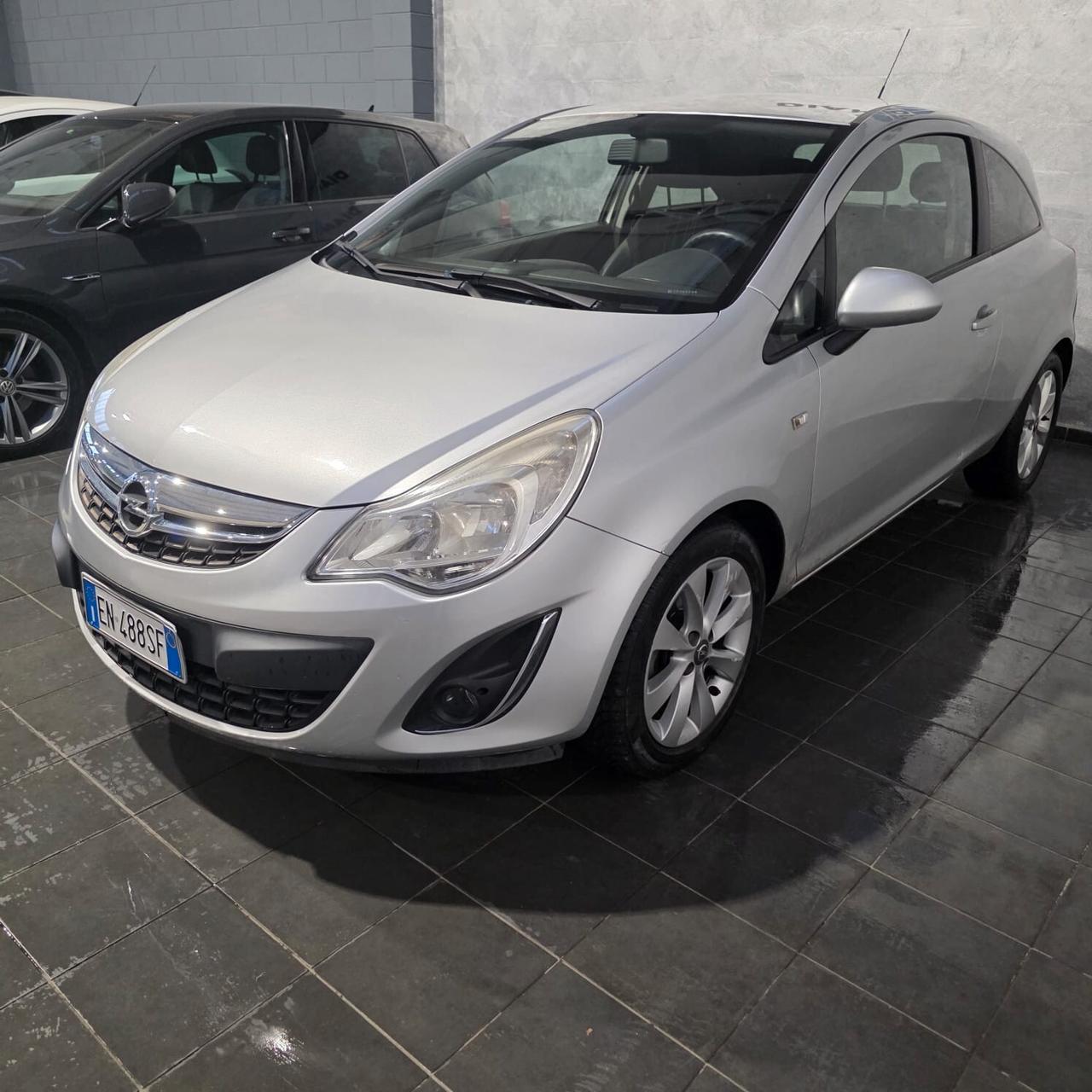Opel Corsa 1.2 3 porte Edition