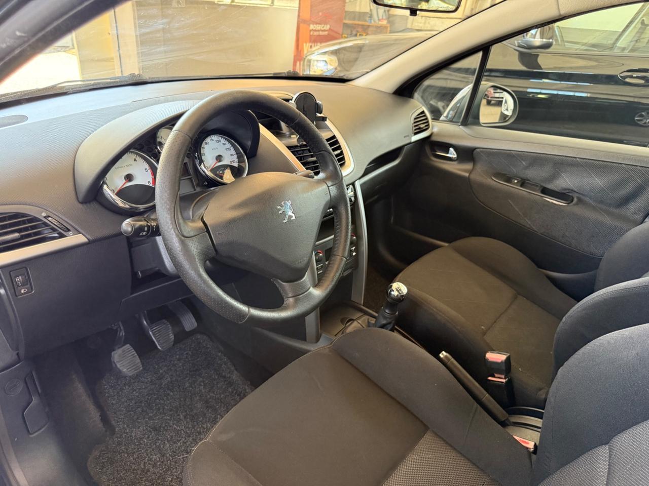 Peugeot 207 1.6 HDi 90CV 5p. XT