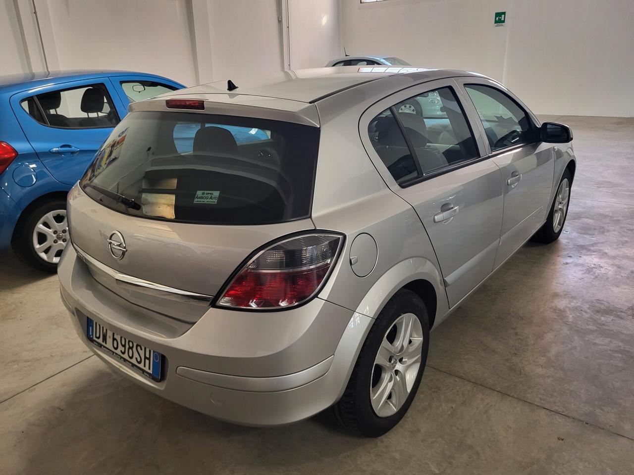 Opel Astra 1.6 16V VVT 5 porte Cosmo PREZZO REALE! TUTTI I TAGLIANDI! UNICO PROPRIETARIO!!