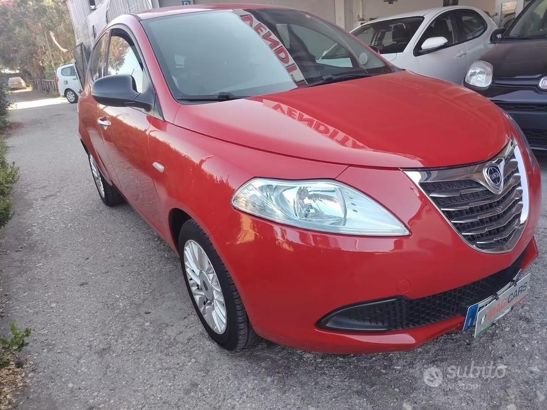 Lancia Ypsilon 0.9 TwinAir 85 CV 5 porte S&S Platinum