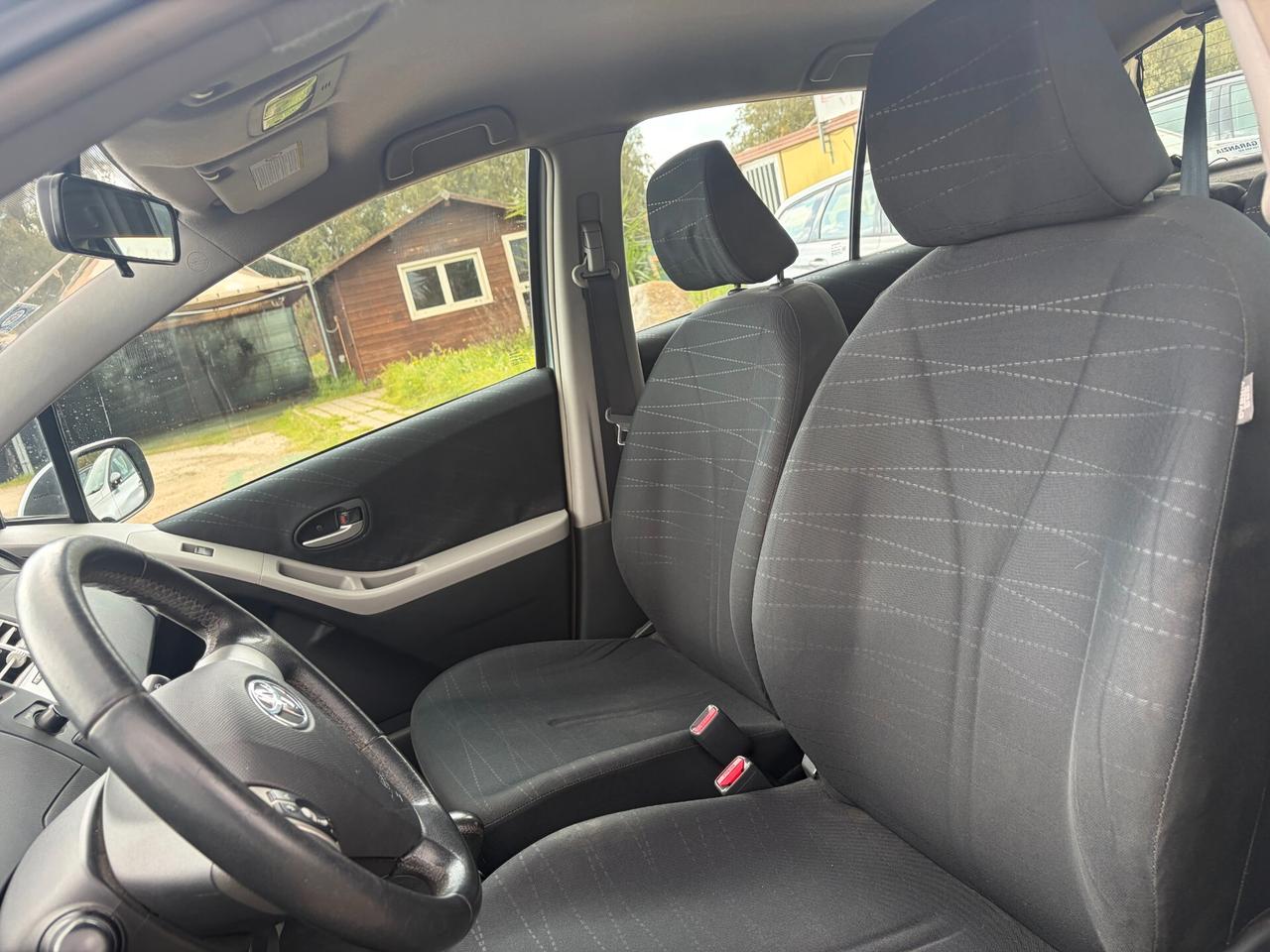 TOYOTA YARIS 1.3 87CV 120.000 KM AUTOMATICA