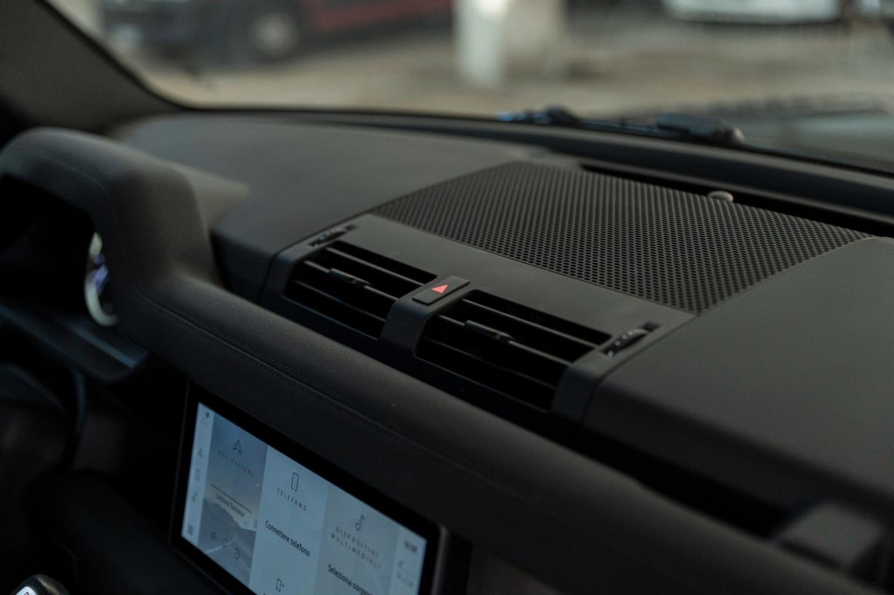 Land Rover Defender 110 3.0D I6 300 CV AWD Auto X-Dynamic S