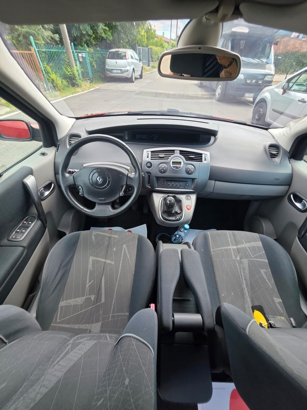 Renault Scenic Grand Scénic 1.6 16V Luxe Dynamique
