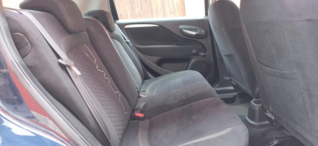 Fiat Punto 1.4 8V 5 porte Natural Power Lounge neop