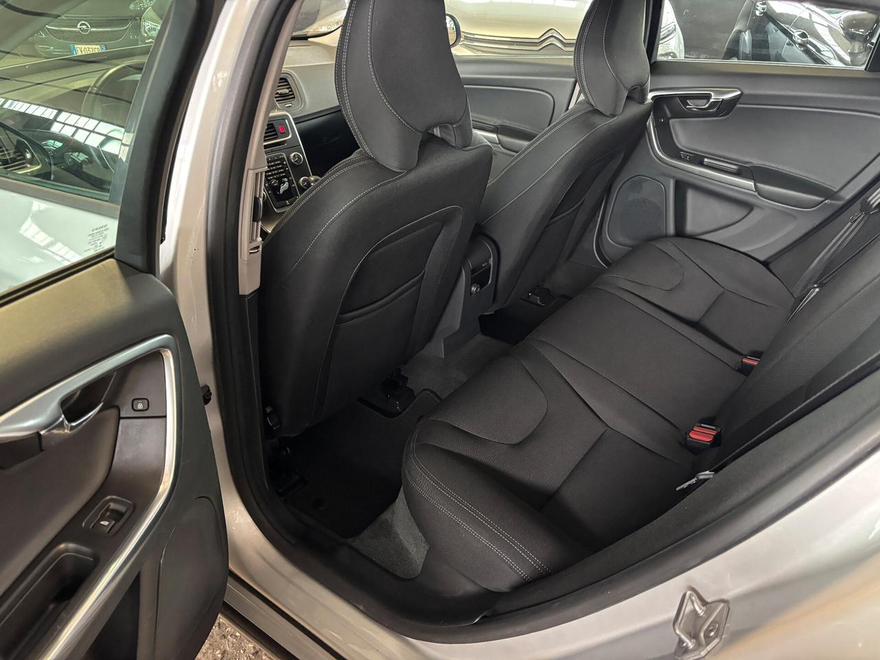 Volvo V60 1.6 84kw 115cv Momentum NEOPATENTATO