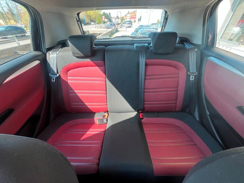Fiat Punto 1.4 5 porte cambio manuale e automatico