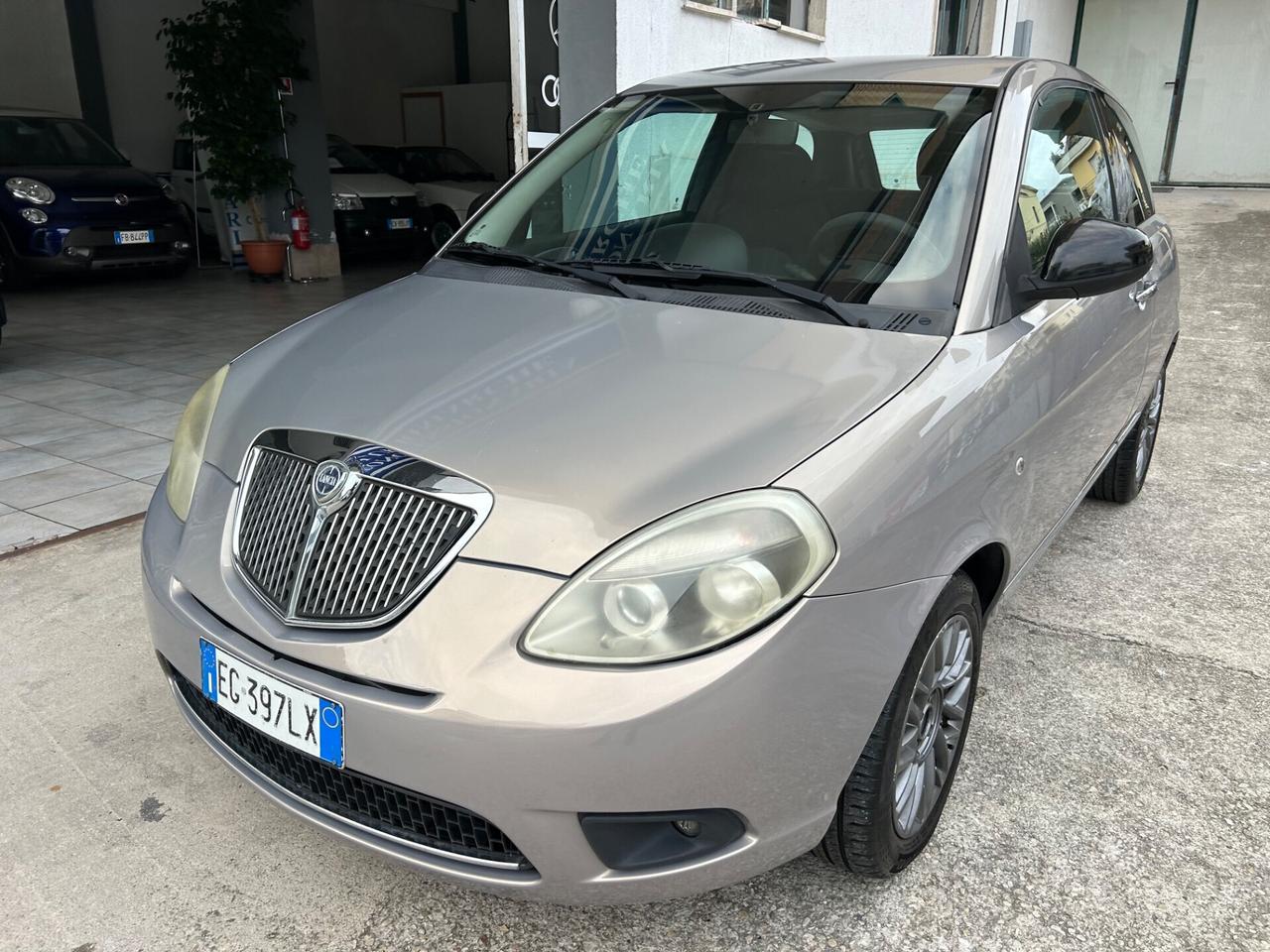 Lancia Ypsilon 1.3 MJ DIESEL NEOPATENTATI!!!!!!